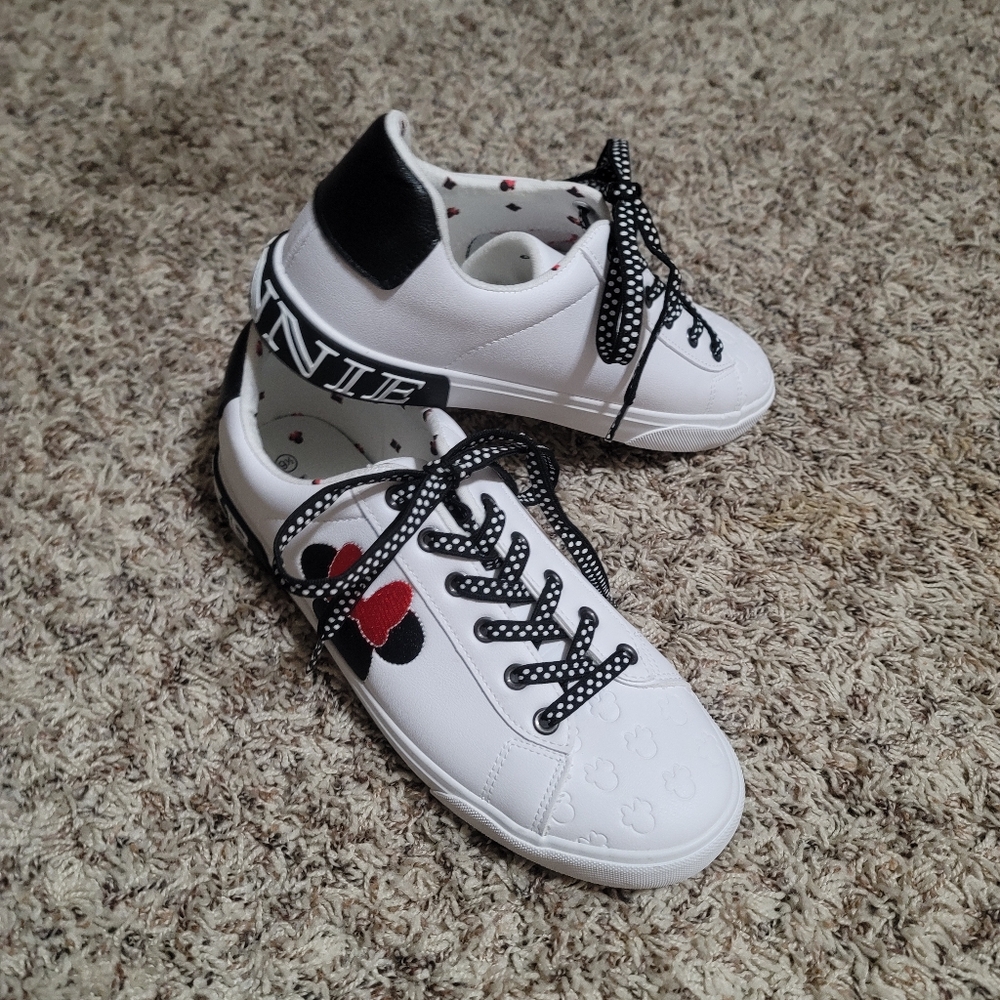 New Adult Disney Minnie Mouse White/Black With Red Sneakers Sz 9.5